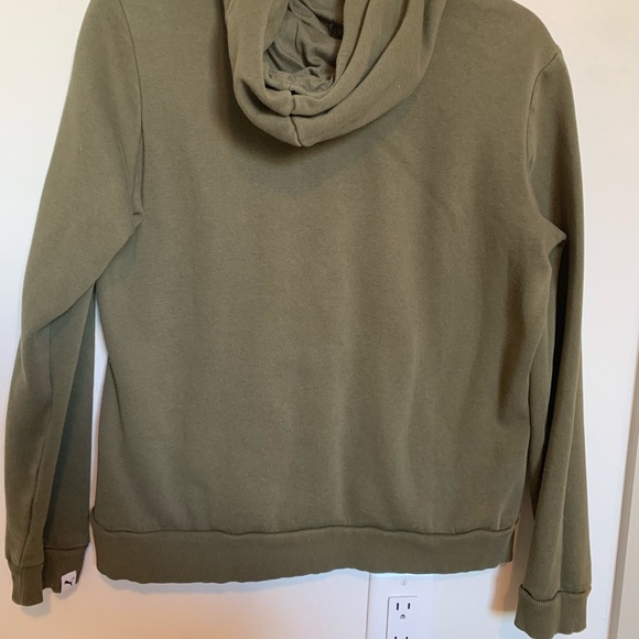 Puma Sweater - Picture 2 of 3